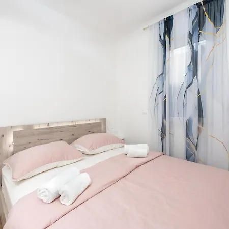 Apartment Happy Place Kastela