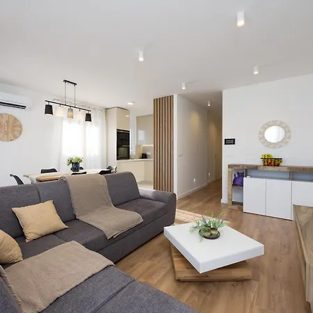 Apartment Happy Place Kastela